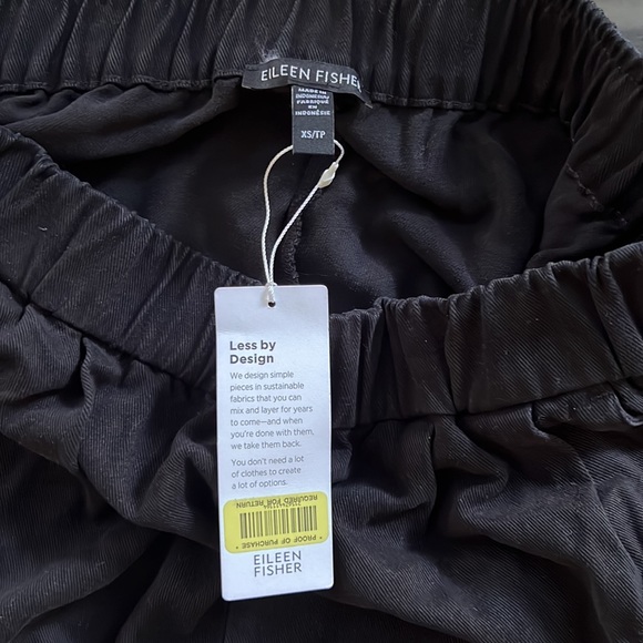 Eileen Fisher Soft Twill Pleated Tapered Pant. - Picture 7 of 9